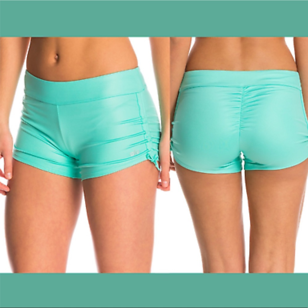 Alo Yoga sweat it trunk shorts size S